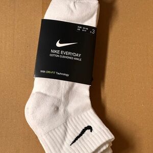 Nike Everyday White Ankle Socks x3